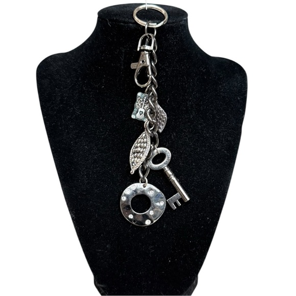 Handmade Upcycled Bag Charm, Guitar & Skeleton Key Pendant Clip Keychain - Picture 3 of 6